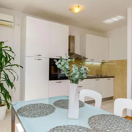 Marin Two Apartman *