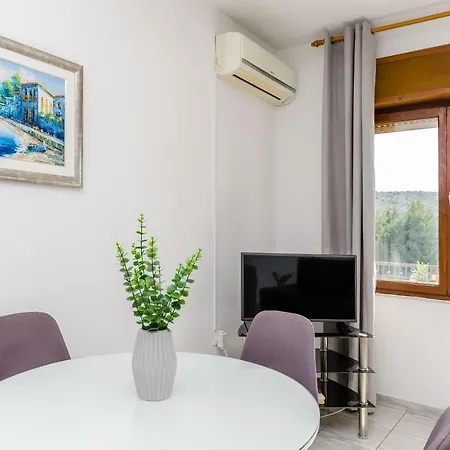 Apartment Marin Two *